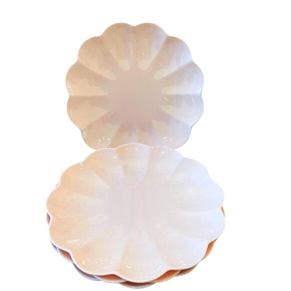 Rachel Zoe Pastel Pink Melamine Dinner Plates 11in Scalloped Set of 4 New - Picture 2 of 10